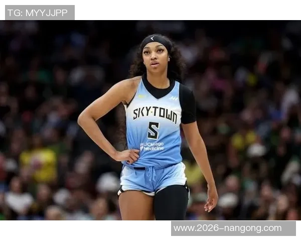 安吉尔里斯分享多伦多48小时美照展现青春活力与时尚魅力